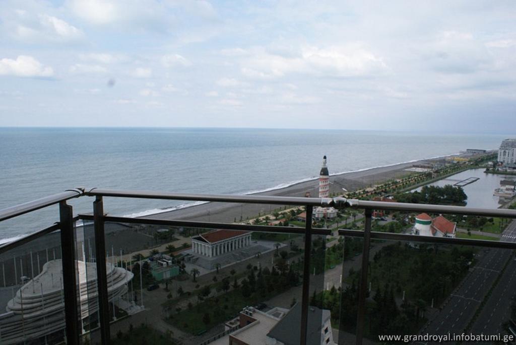 Grand Royal Batumi Aparthotel Room photo