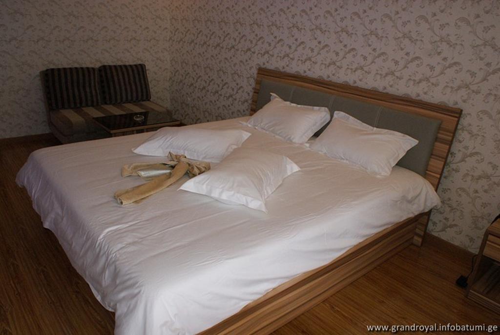 Grand Royal Batumi Aparthotel Room photo