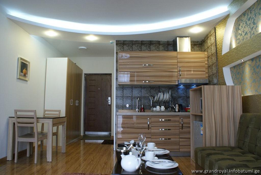 Grand Royal Batumi Aparthotel Room photo