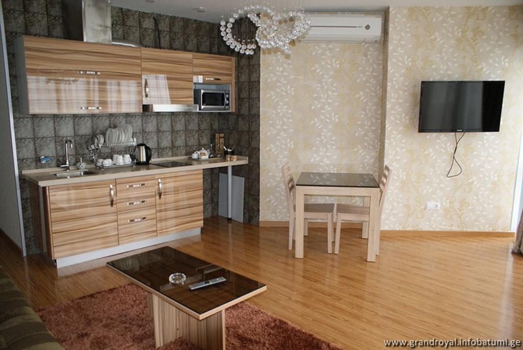 Grand Royal Batumi Aparthotel Room photo