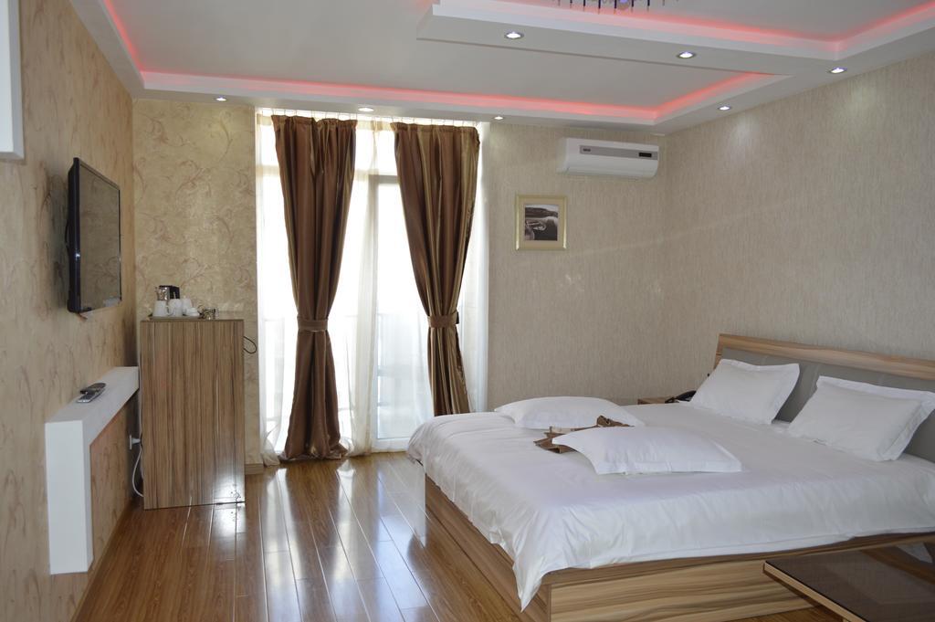 Grand Royal Batumi Aparthotel Exterior photo