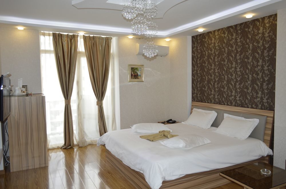 Grand Royal Batumi Aparthotel Exterior photo