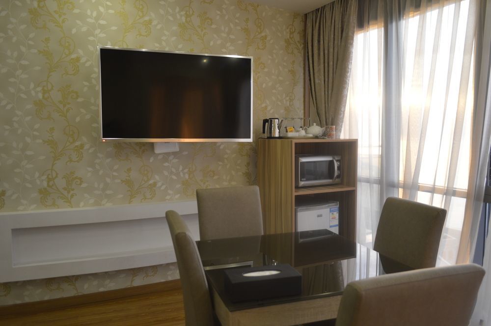 Grand Royal Batumi Aparthotel Exterior photo